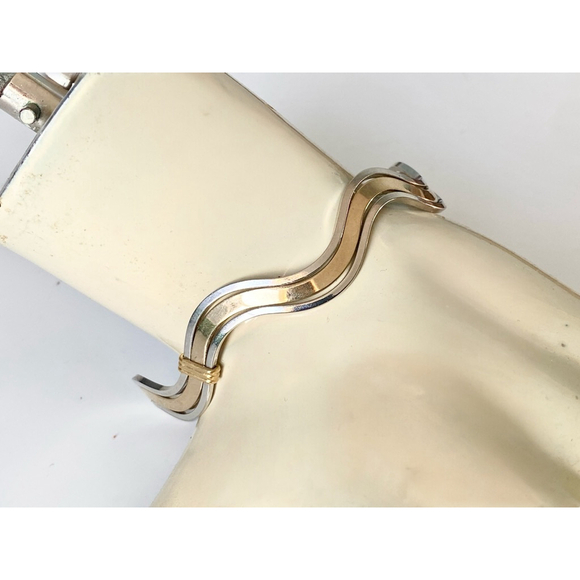 Vintage Avon Wavy Goldtone Silvertone Bangle Bracelet. Two tone. - Picture 3 of 8